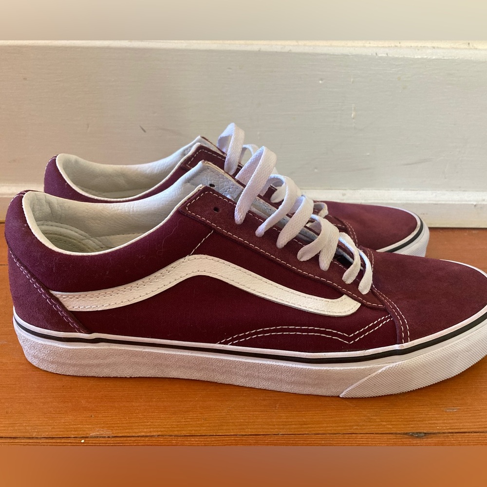 Old Sokol Vans - men’s size 10 - Port Royal (maroon)